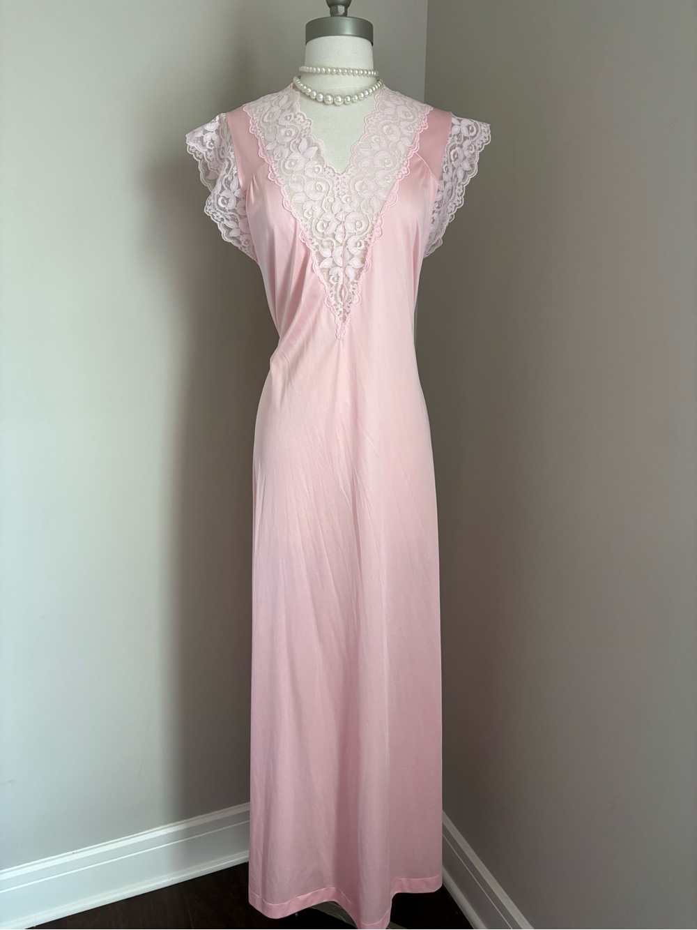 Vintage Pinehurst Lace-Trim Pink Long Nightgown